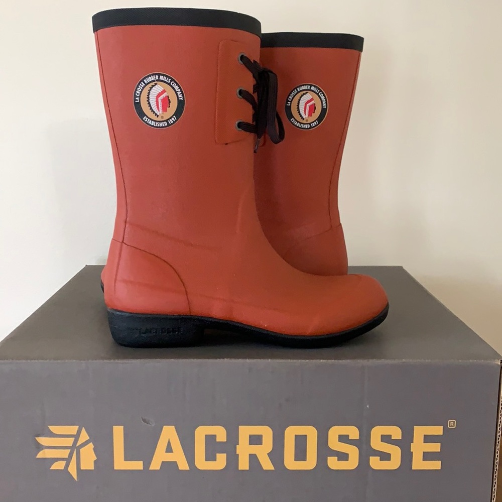 NIB LaCrosse Women’s Hixon 12” Boot Red Size 9